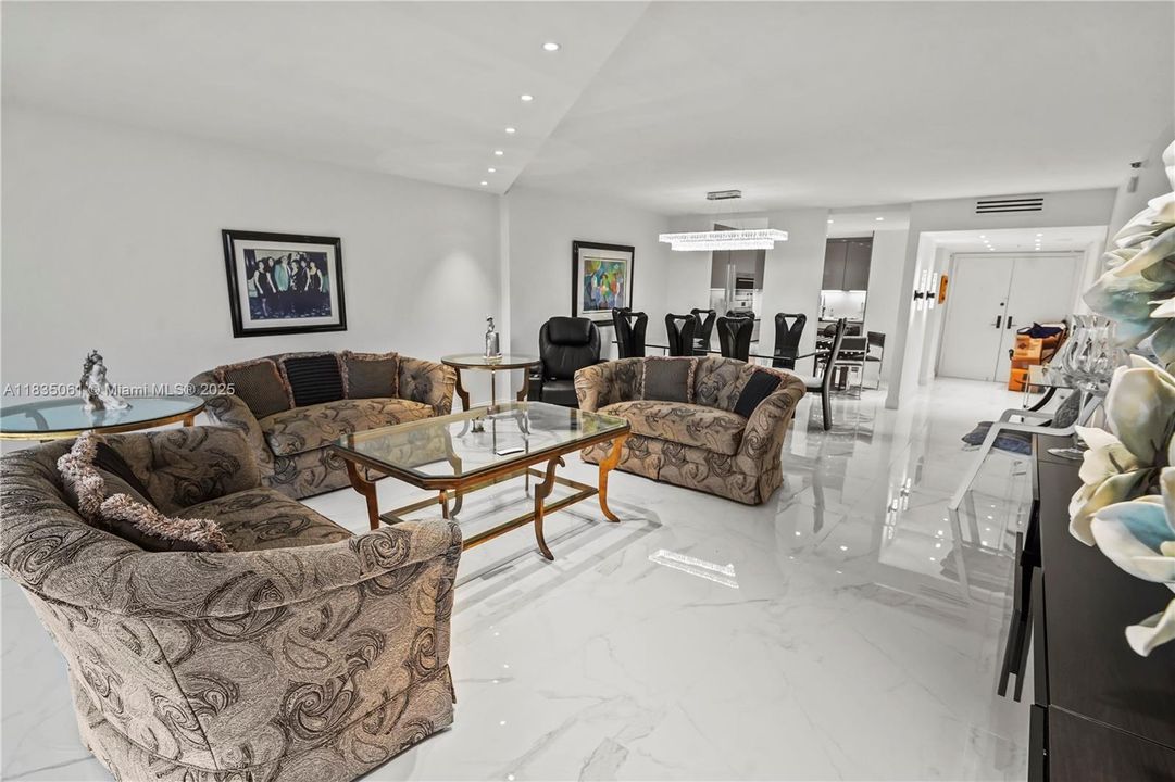 For Sale: $850,000 (1 beds, 2 baths, 1200 Square Feet)