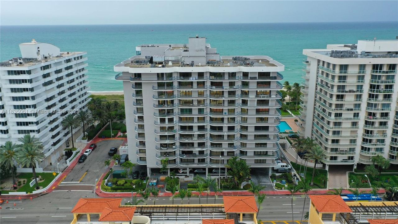 For Sale: $850,000 (1 beds, 2 baths, 1200 Square Feet)