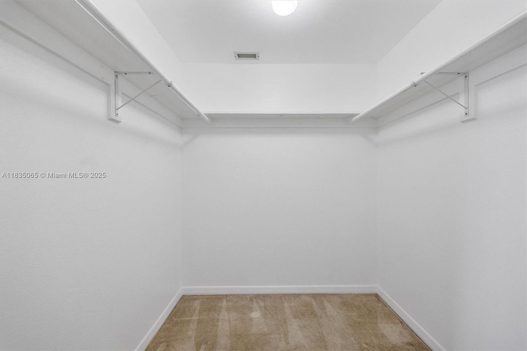 Недавно продано: $746,995 (3 спален, 2 ванн, 2051 Квадратных фут)