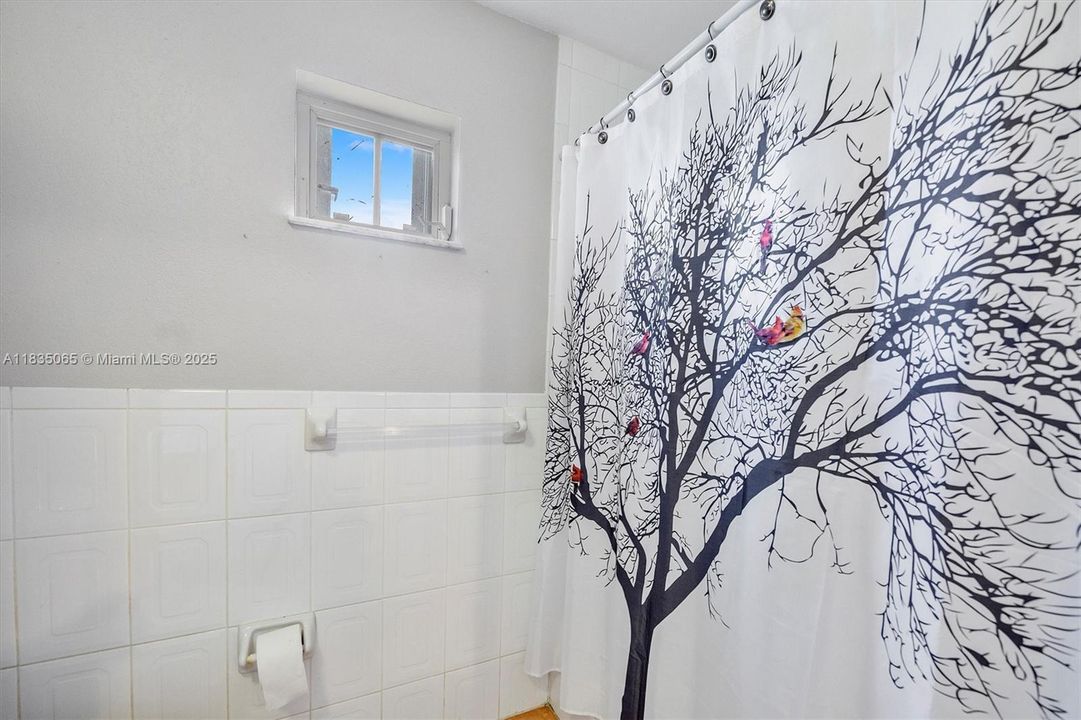 Недавно продано: $746,995 (3 спален, 2 ванн, 2051 Квадратных фут)