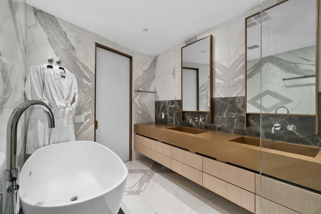 待售: $10,900,000 (4 贝兹, 5 浴室, 4154 平方英尺)