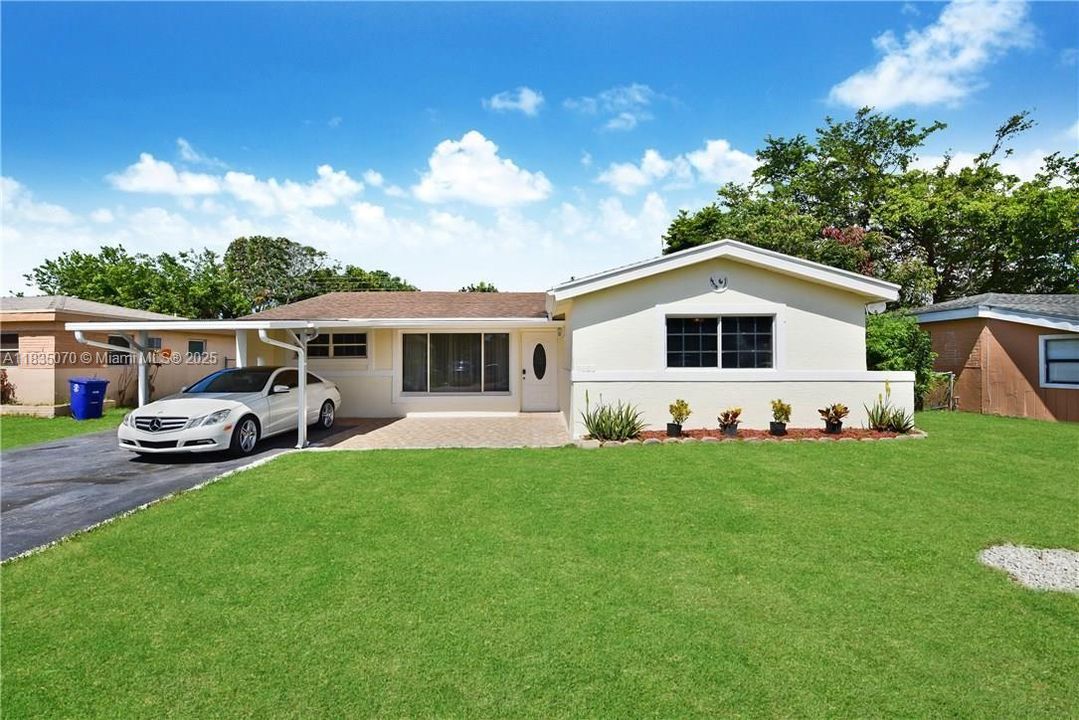 Недавно продано: $495,000 (3 спален, 2 ванн, 1836 Квадратных фут)