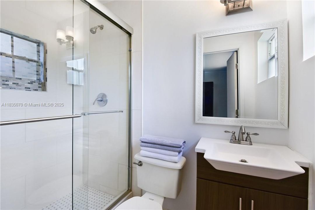 Недавно продано: $495,000 (3 спален, 2 ванн, 1836 Квадратных фут)