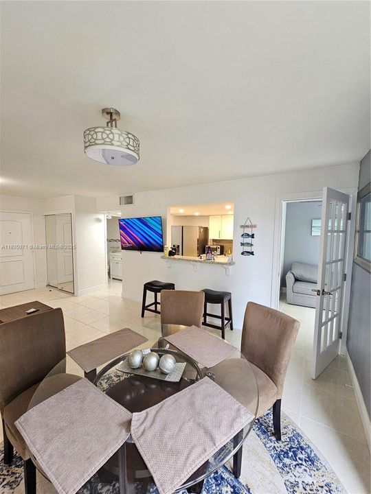 En Venta: $285,000 (1 camas, 1 baños, 725 Pies cuadrados)