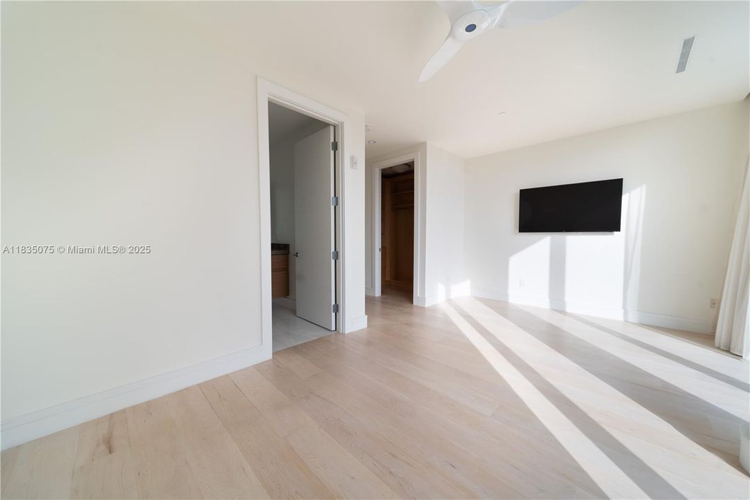 En Venta: $3,975,000 (5 camas, 5 baños, 5890 Pies cuadrados)