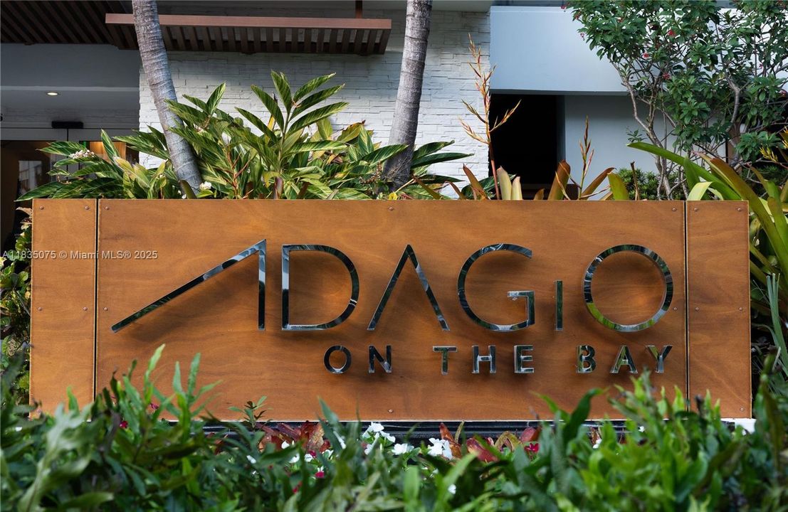 En Venta: $3,975,000 (5 camas, 5 baños, 5890 Pies cuadrados)