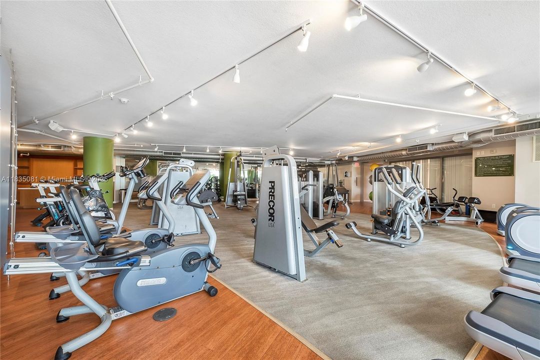 Activo con contrato: $600,000 (3 camas, 3 baños, 1546 Pies cuadrados)