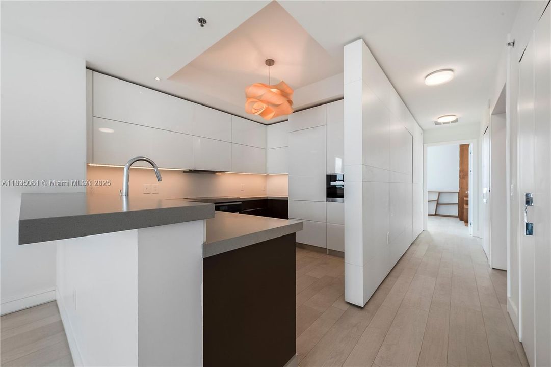 Activo con contrato: $600,000 (3 camas, 3 baños, 1546 Pies cuadrados)