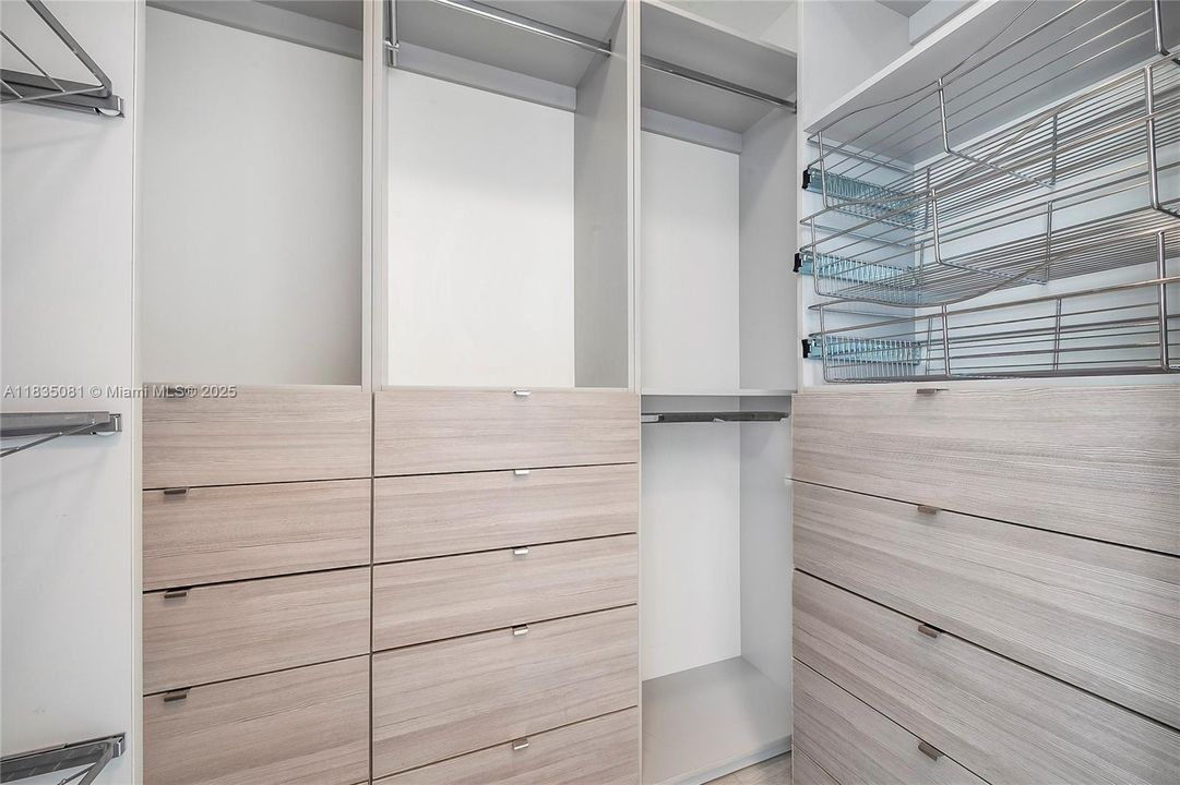 Activo con contrato: $600,000 (3 camas, 3 baños, 1546 Pies cuadrados)