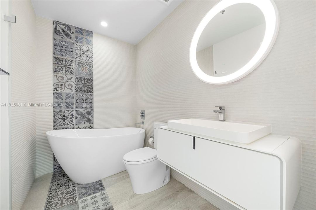 Activo con contrato: $600,000 (3 camas, 3 baños, 1546 Pies cuadrados)