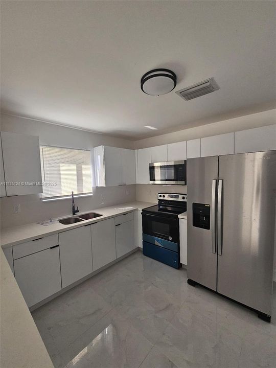 For Rent: $2,990 (3 beds, 2 baths, 2374 Square Feet)