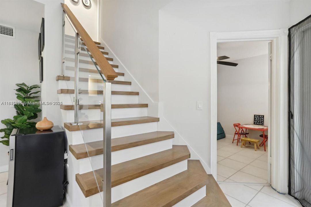 На продажу: $390,000 (3 спален, 2 ванн, 1272 Квадратных фут)