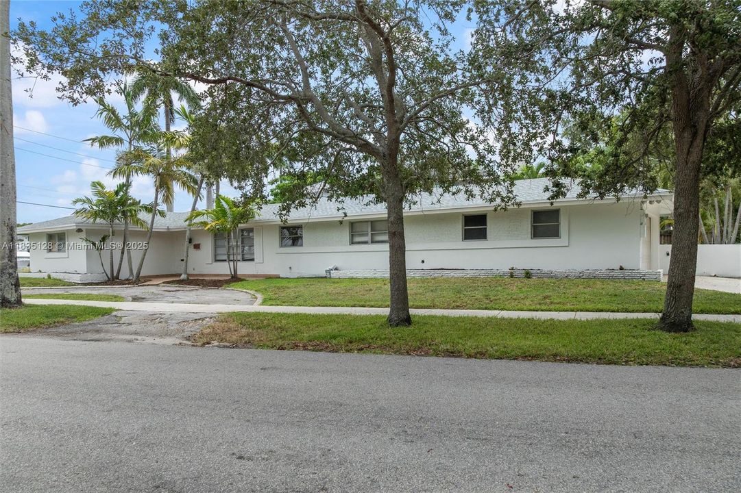 En Venta: $2,500,000 (3 camas, 2 baños, 1958 Pies cuadrados)