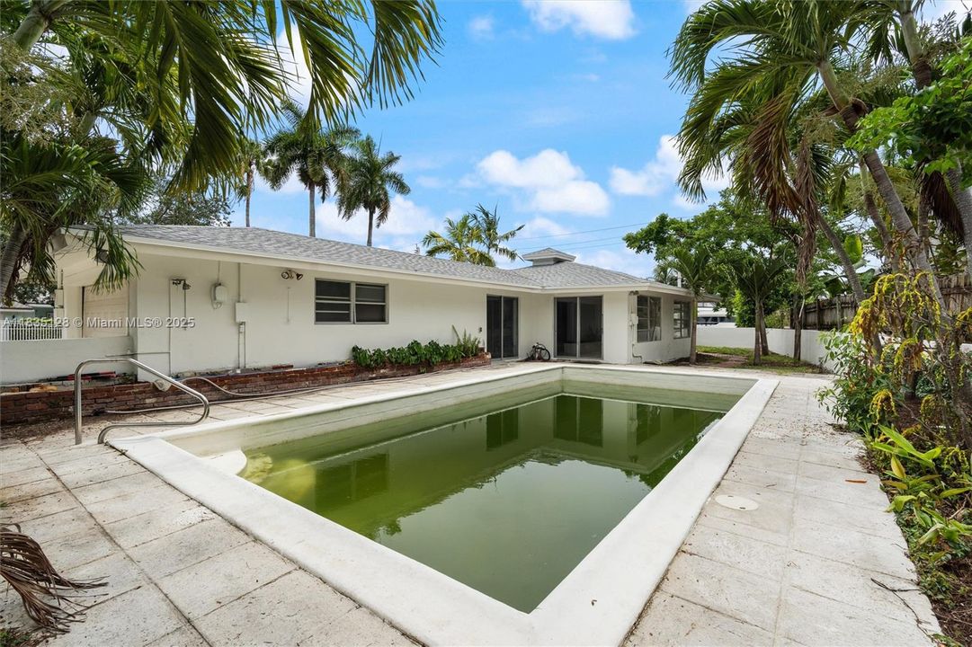 En Venta: $2,500,000 (3 camas, 2 baños, 1958 Pies cuadrados)