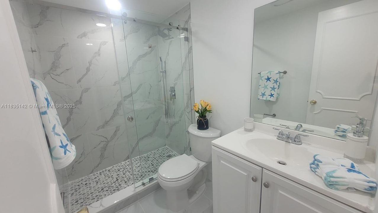 Recientemente alquilado: $2,000 (2 camas, 2 baños, 950 Pies cuadrados)