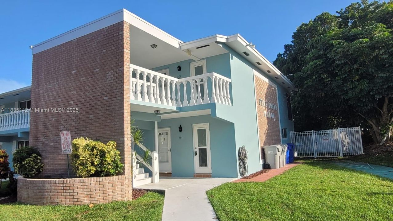 Recientemente alquilado: $2,000 (2 camas, 2 baños, 950 Pies cuadrados)