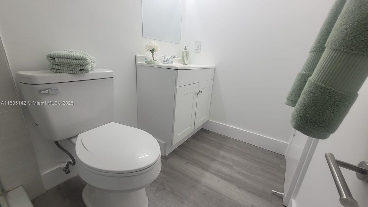 Recientemente alquilado: $2,000 (2 camas, 2 baños, 950 Pies cuadrados)