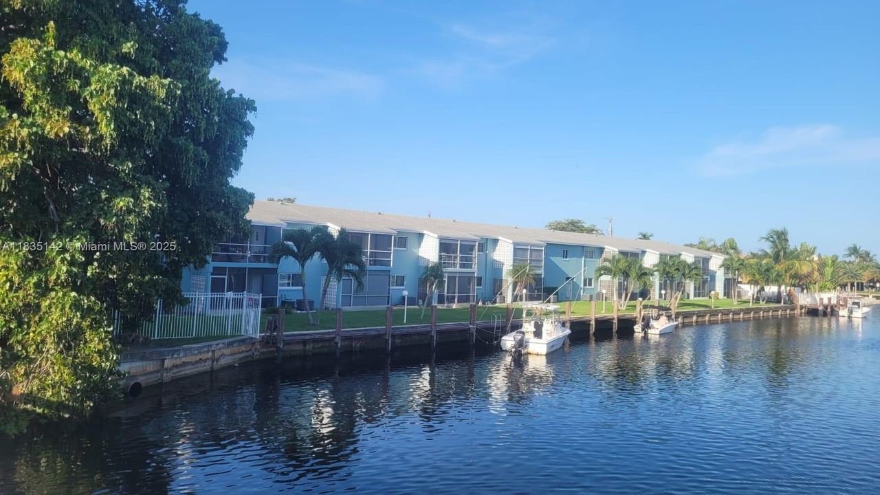 Recientemente alquilado: $2,000 (2 camas, 2 baños, 950 Pies cuadrados)