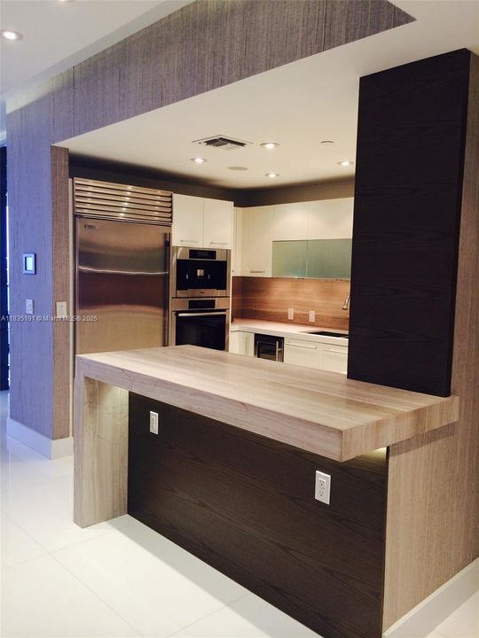 For Sale: $2,790,000 (2 beds, 3 baths, 1487 Square Feet)