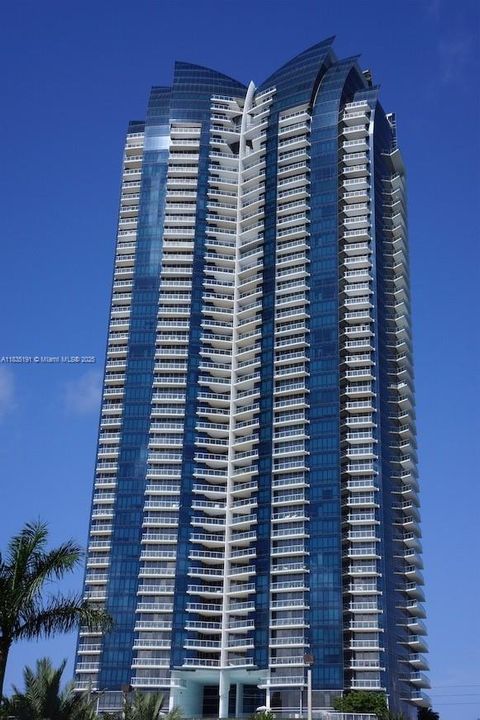 For Sale: $2,790,000 (2 beds, 3 baths, 1487 Square Feet)