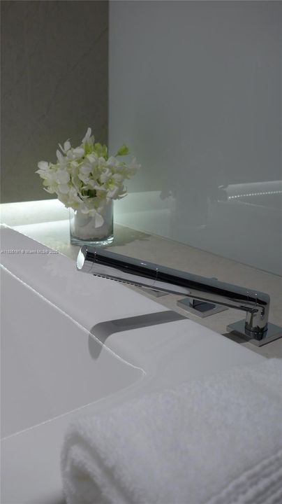 For Sale: $2,790,000 (2 beds, 3 baths, 1487 Square Feet)