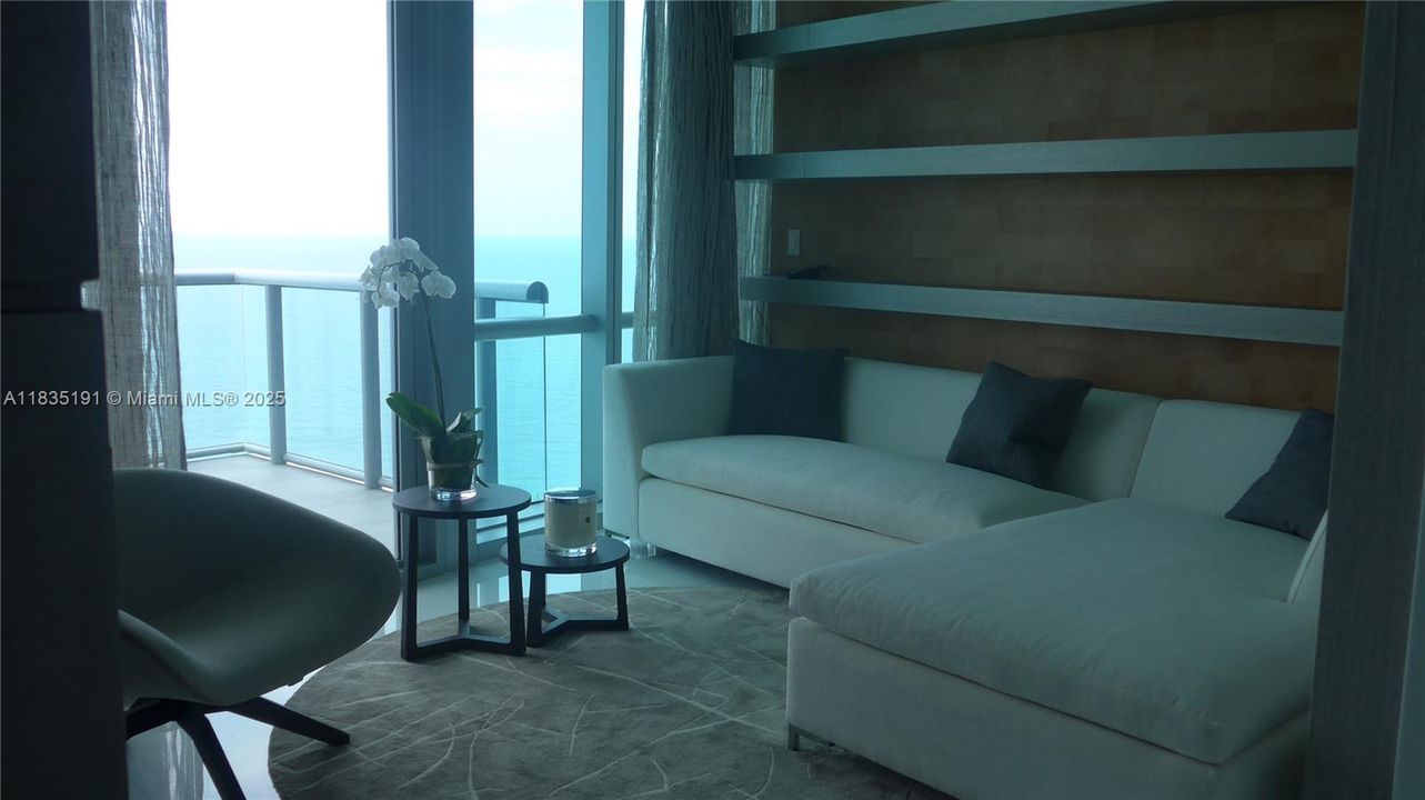 For Sale: $2,790,000 (2 beds, 3 baths, 1487 Square Feet)