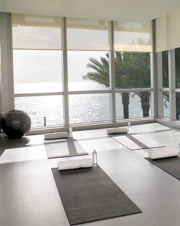 For Sale: $2,790,000 (2 beds, 3 baths, 1487 Square Feet)