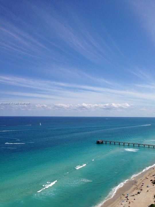 For Sale: $2,790,000 (2 beds, 3 baths, 1487 Square Feet)