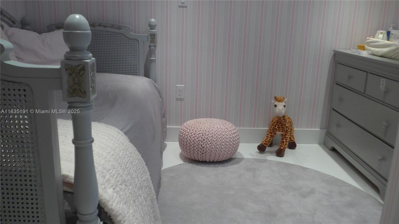 For Sale: $2,790,000 (2 beds, 3 baths, 1487 Square Feet)