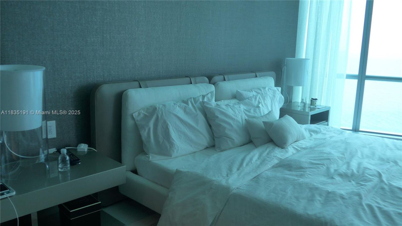 For Sale: $2,790,000 (2 beds, 3 baths, 1487 Square Feet)