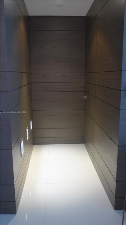 For Sale: $2,790,000 (2 beds, 3 baths, 1487 Square Feet)