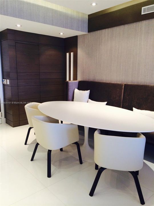 For Sale: $2,790,000 (2 beds, 3 baths, 1487 Square Feet)