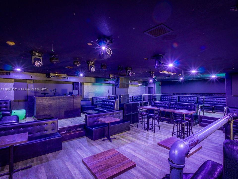 Nightclub/Restaurant