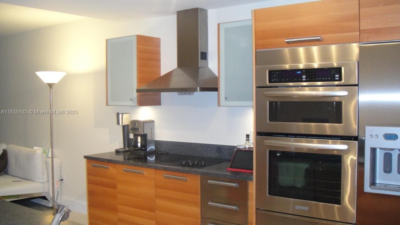 For Sale: $359,000 (0 beds, 1 baths, 779 Square Feet)