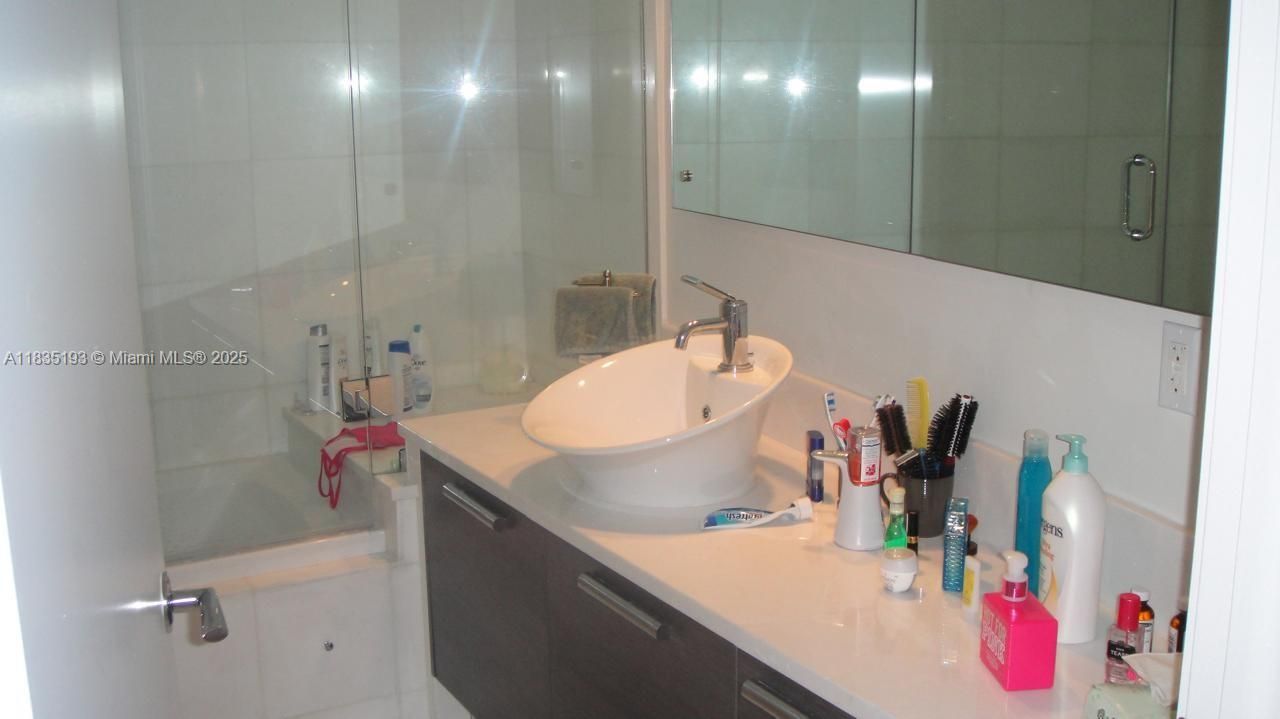 For Sale: $359,000 (0 beds, 1 baths, 779 Square Feet)