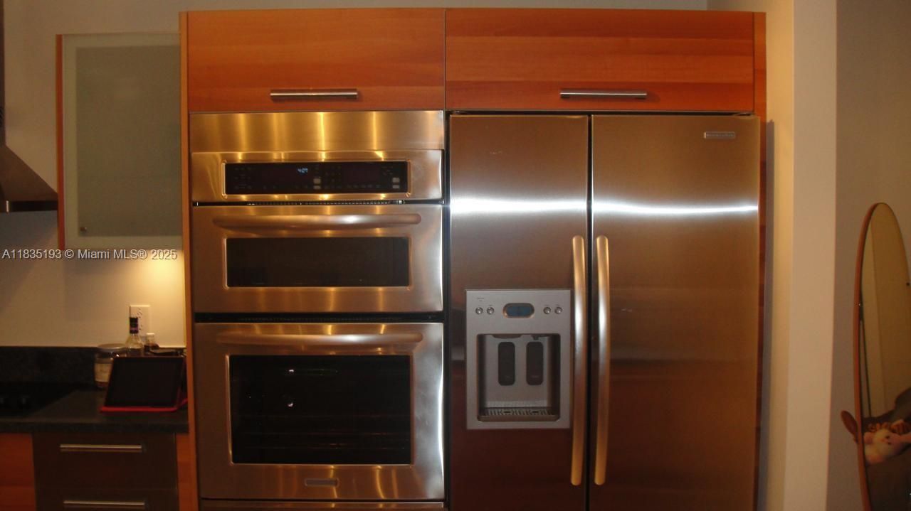 For Sale: $359,000 (0 beds, 1 baths, 779 Square Feet)