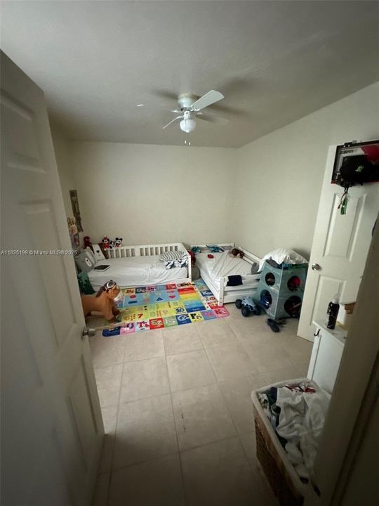 Под контрактом: $1,399,950 (0 спален, 0 ванн, 2700 Квадратных фут)