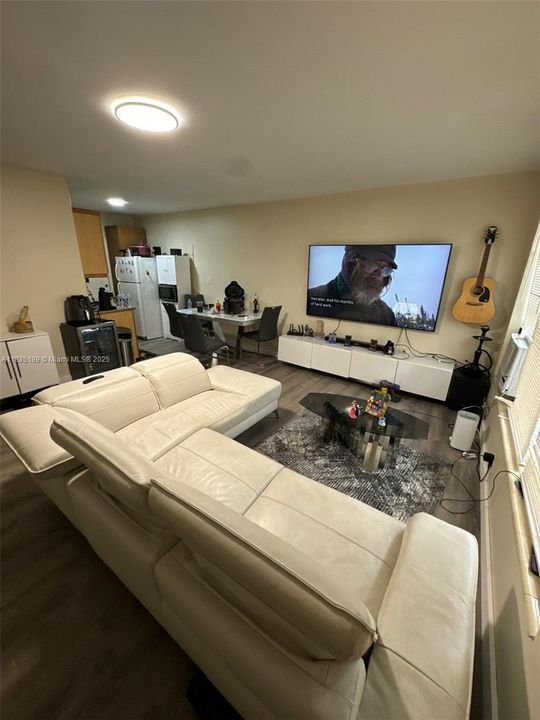 Под контрактом: $1,399,950 (0 спален, 0 ванн, 2700 Квадратных фут)