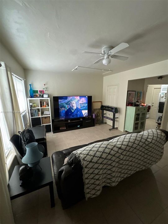 Под контрактом: $1,399,950 (0 спален, 0 ванн, 2700 Квадратных фут)