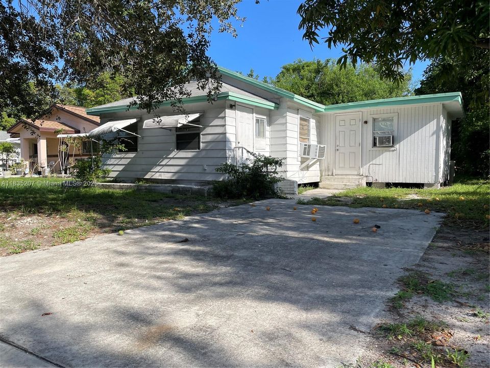 Activo con contrato: $450,000 (3 camas, 1 baños, 968 Pies cuadrados)