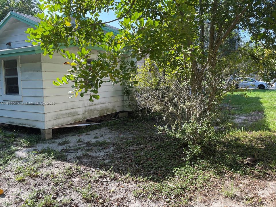 Activo con contrato: $450,000 (3 camas, 1 baños, 968 Pies cuadrados)