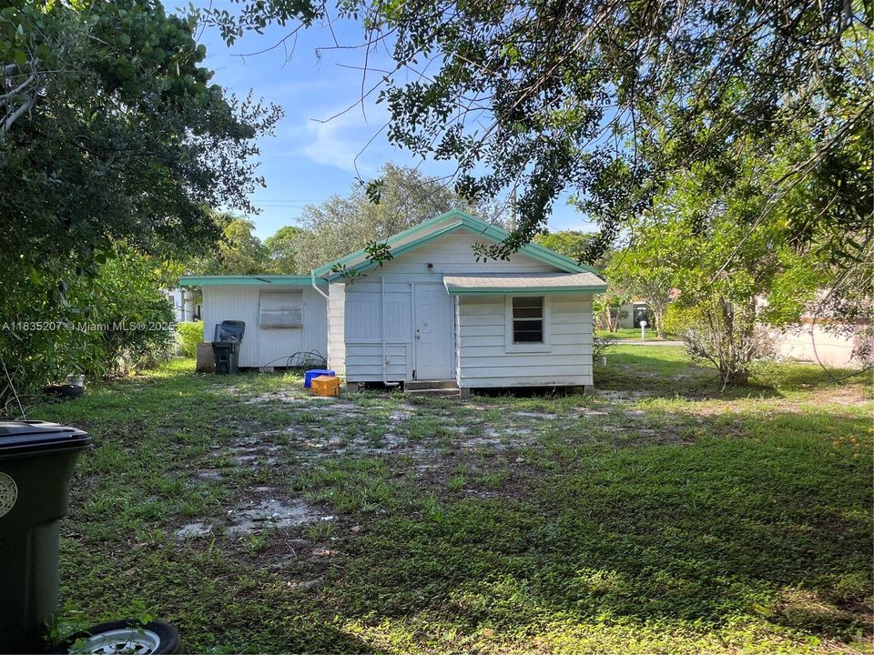 Activo con contrato: $450,000 (3 camas, 1 baños, 968 Pies cuadrados)