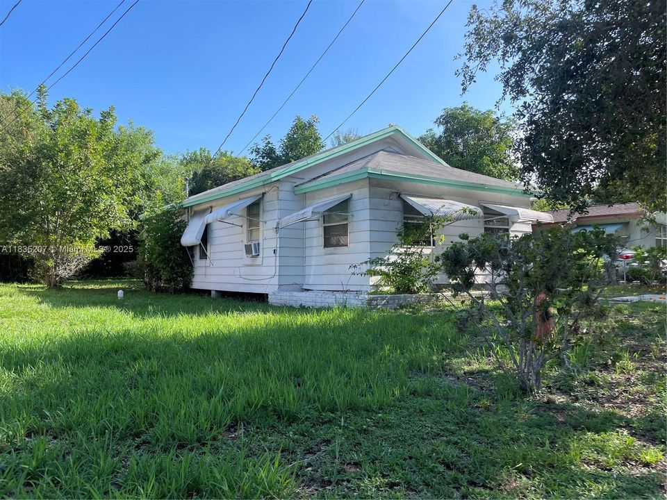 Activo con contrato: $450,000 (3 camas, 1 baños, 968 Pies cuadrados)