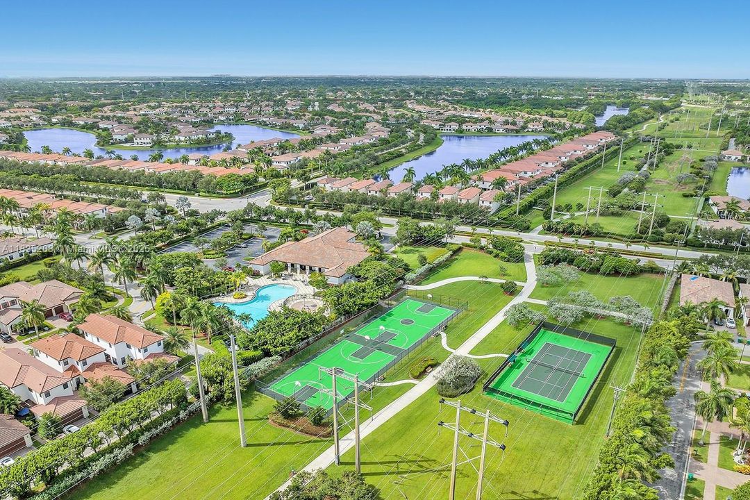 На продажу: $535,000 (3 спален, 2 ванн, 1334 Квадратных фут)