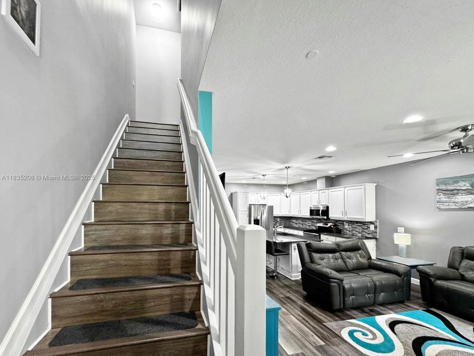 На продажу: $535,000 (3 спален, 2 ванн, 1334 Квадратных фут)