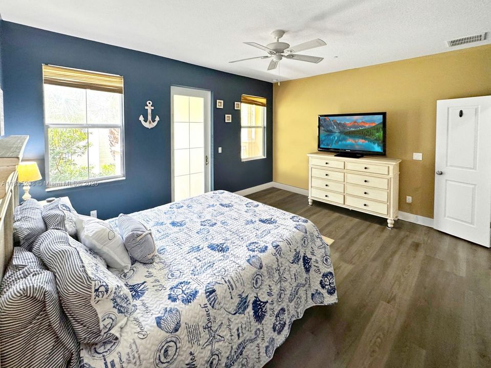 На продажу: $535,000 (3 спален, 2 ванн, 1334 Квадратных фут)