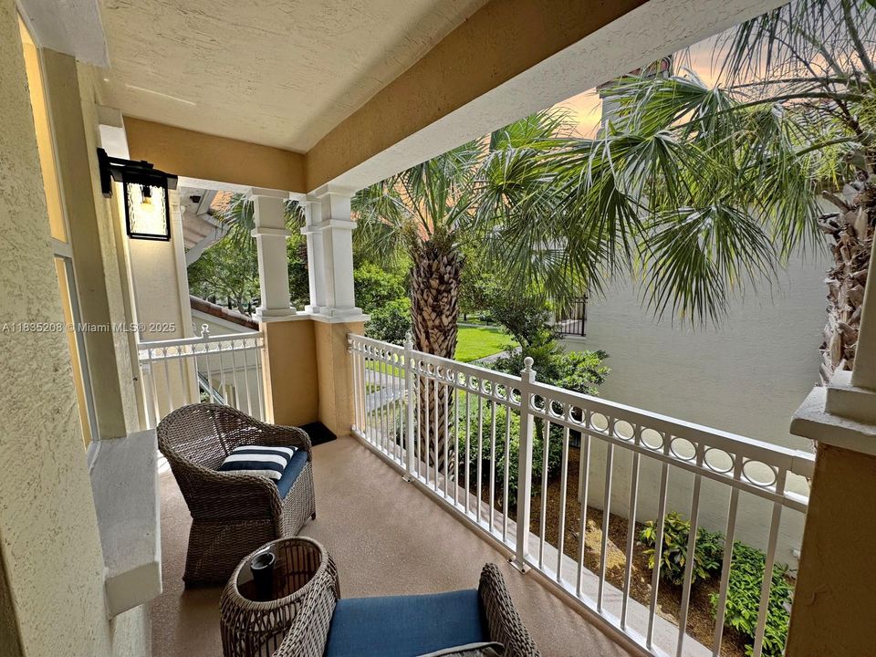 На продажу: $535,000 (3 спален, 2 ванн, 1334 Квадратных фут)