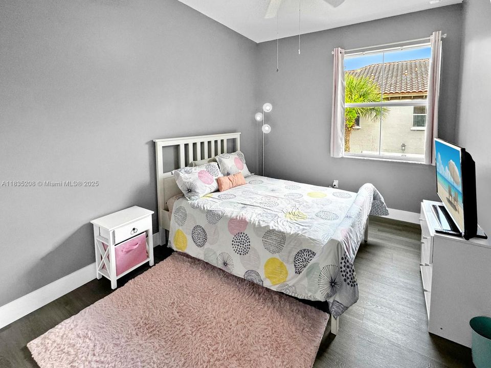 На продажу: $535,000 (3 спален, 2 ванн, 1334 Квадратных фут)