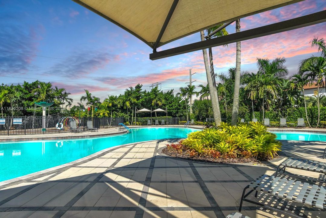 На продажу: $535,000 (3 спален, 2 ванн, 1334 Квадратных фут)