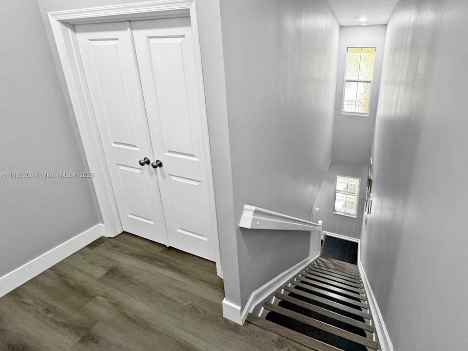 На продажу: $535,000 (3 спален, 2 ванн, 1334 Квадратных фут)